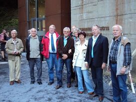 SPD-Kommunalpolitiker in Ahrweiler vor der Dokumentationsstätte Regierungsbunker